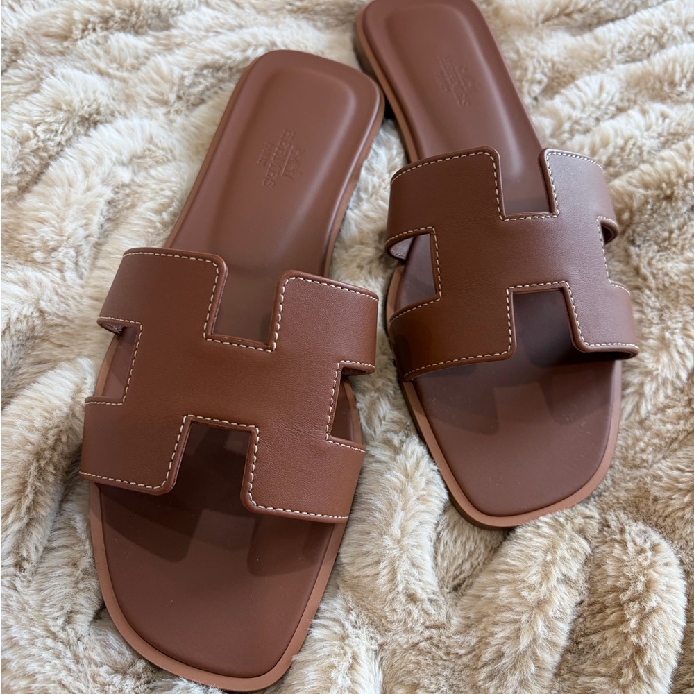 Hermès Oran Gold Sandals BRAND NEW
